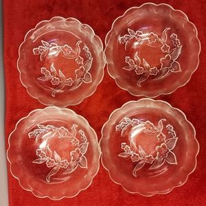 4 piece of Indonesia Glass Salad, Cereal or Soup Bowls with Flowers Design.